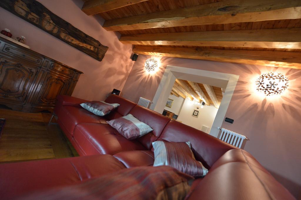 Au Berceau Du Bien-Etre Chambave Quarto foto